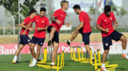 Los jugadores del Sevilla durante la sesin de entrenamiento