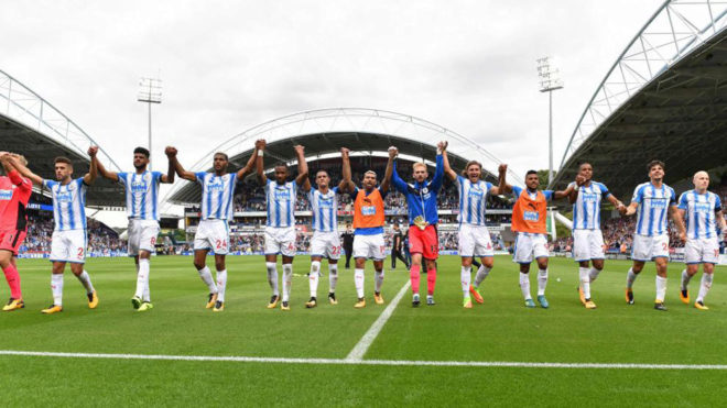 Los jugadores del Huddersfield celebran su triunfo ante el Newcastle.