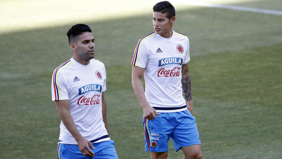 Falcao García (31) y James Rodríguez (26), en un entrenamiento de la selección Colombia