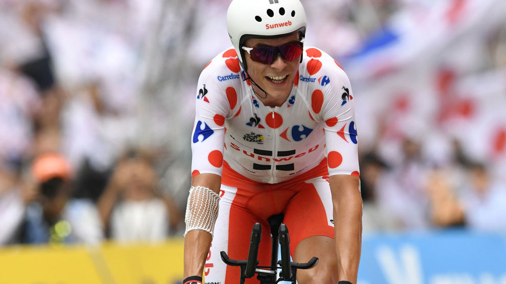 Warren Barguil compite en el Tour de Francia