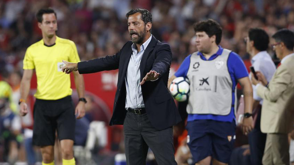 Quique Snchez Flores (52), durante el partido entre el Sevilla y el...