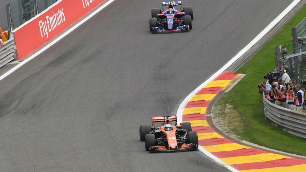 Fernando Alonso y Carlos Sainz, en Francorchamps