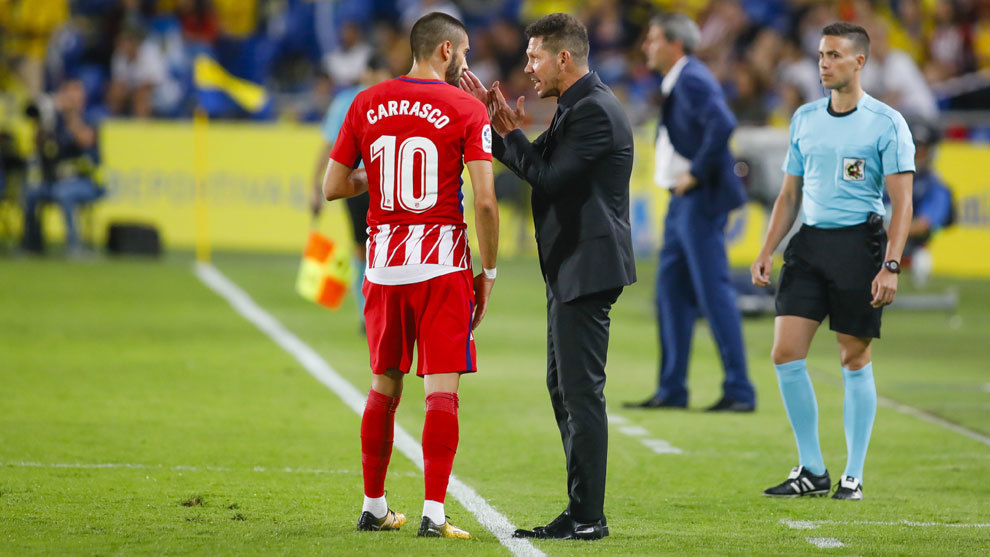 Simeone y Carrasco, en el partido ante Las Palmas