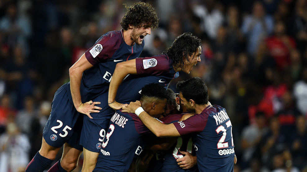 Los jugadores del PSG celebran un gol durante un partido de la Ligue1.