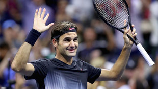 Federer celebra el triunfo ante Tiafoe en el US Open 2017