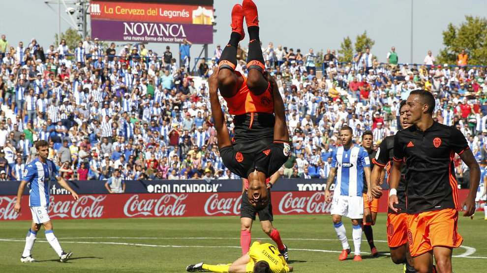 Nani celebra con una voltereta un gol contra el Legans la pasada...