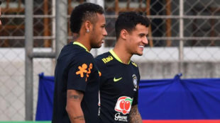 Neymar (25) y Coutinho (25), en el entrenamiento de la seleccin de...