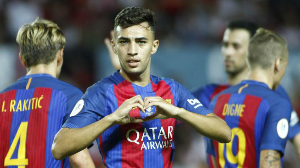 Munir celebra un gol en un partido con el Barcelona.