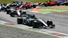 Hamilton dobla la primera curva en una carrera que domin de...