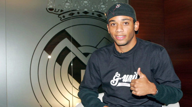 Marcelo, antes de firmar su contrato con el Real Madrid