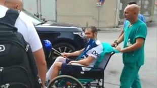Rossi, al salir del hospital de Ancona.