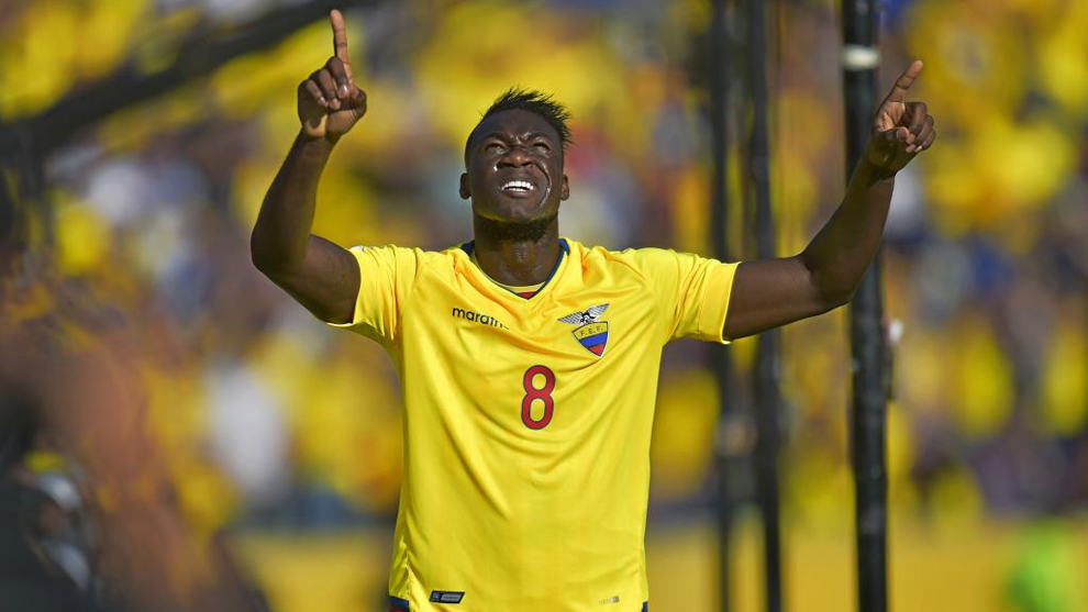 Caicedo (29) celebra tras anotar un gol en el partido entre las...