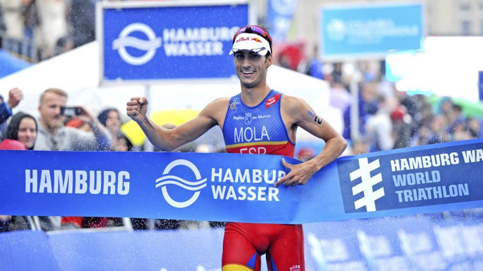 Mario Mola (27) gana las Series Mundiales de Hamburgo de Triatln