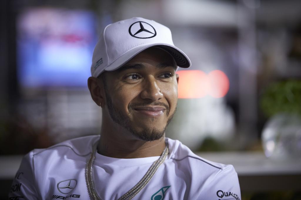 Lewis Hamilton (32) tras una prueba en el circuito de Singapur