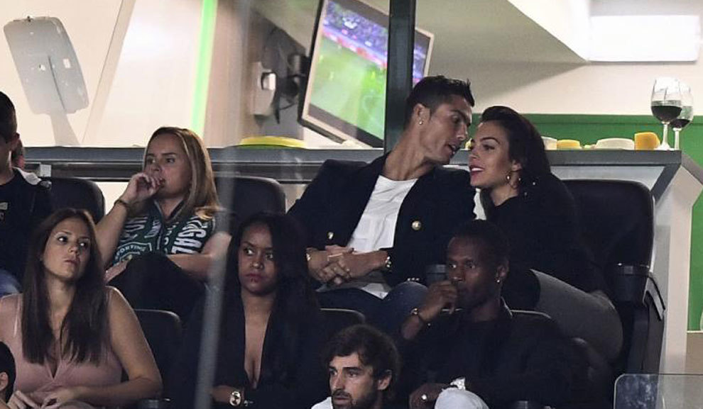 Cristiano Ronaldo disfrut en la grada del Jos Alvalade del...