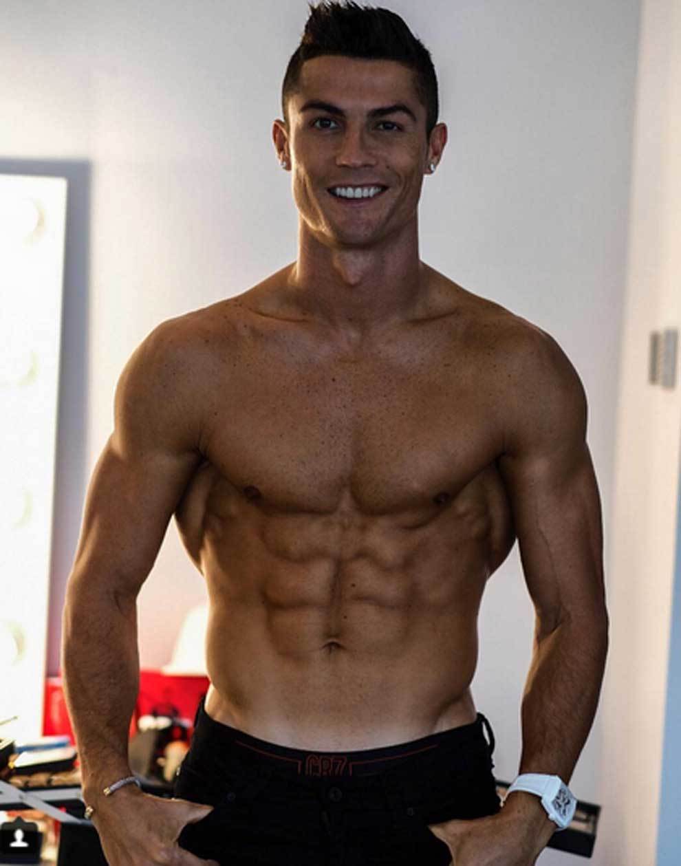 Cristiano Ronaldo promocionando su lnea de ropa interior CR7