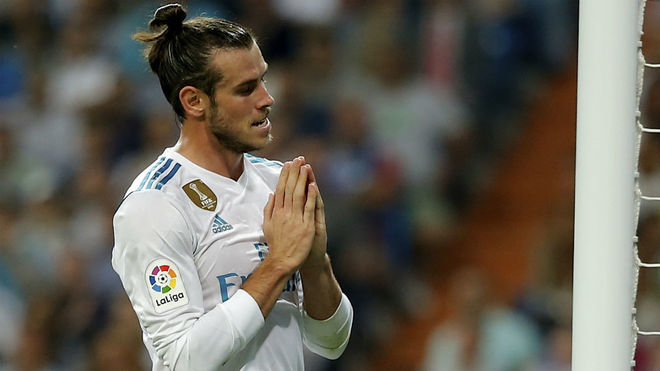 Gareth Bale se lamenta tras una ocasin fallada.