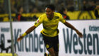 Aubameyang (28) celebra uno de sus goles ante el Gladbach