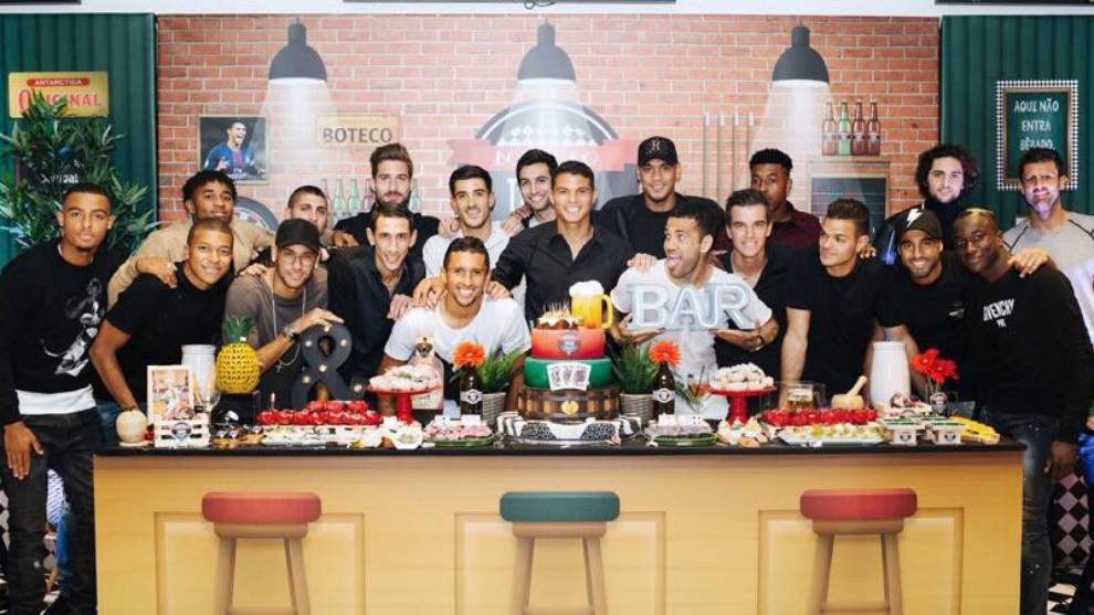 Foto de los jugadores del PSG en el cumpleaos de Thiago Silva