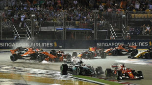 Alonso sufre un impacto en el GP de Singapur.