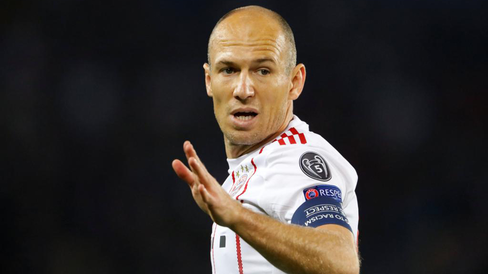 Robben () en un instante del partido entre el Paris Saint-Germain y el...