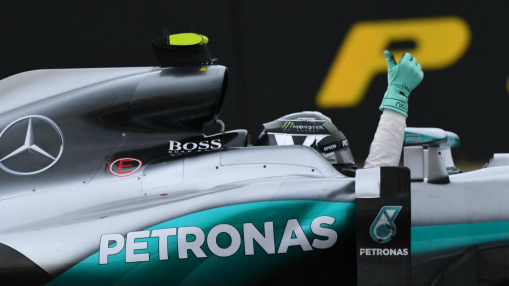 Rosberg celebra su triunfo en Suzuka en 2016