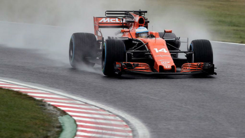 Fernando Alonso, durante su vuelta de instalacin en lo libres 2 del...