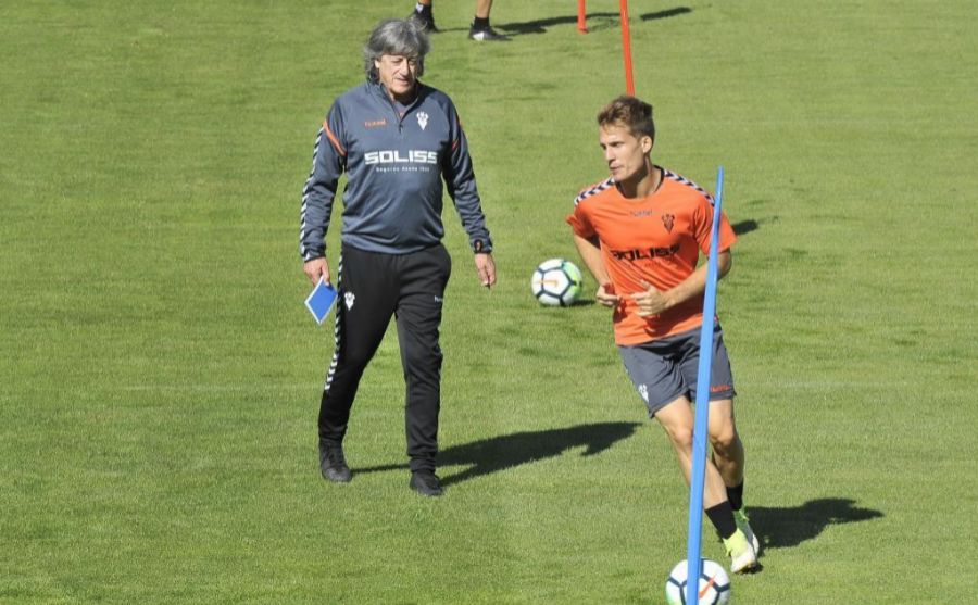 Enrique Martn entrenando con el Albacete