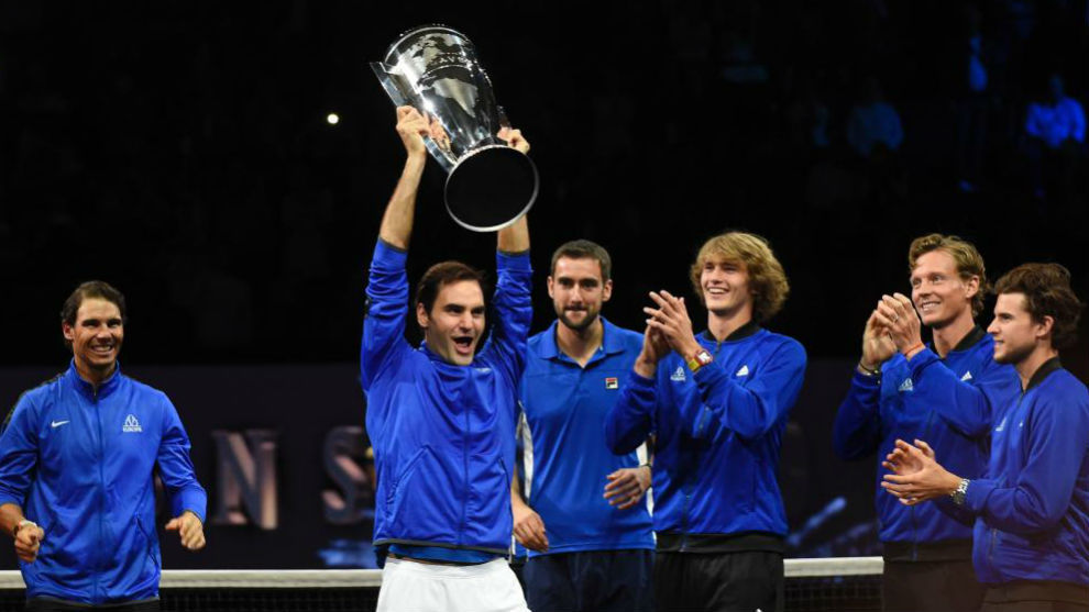 Federer levanta el trofeo de la Laver Cup