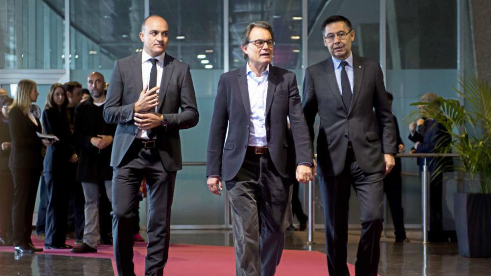 El presidente de la Catalana, Andreu Subes, junto a Mas y Bartomeu.
