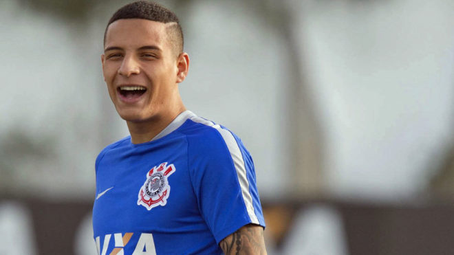 El joven lateral del Corinthians Guilherme Arana.