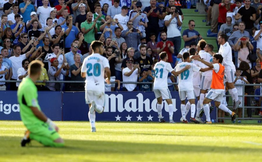 Celebracin de los jugadores del Madrid en el Coliseum