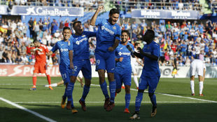 Los jugadores del Getafe celebran un gol.