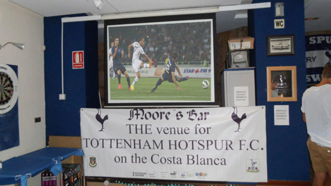 Imagen de la sede de la pea del Tottenham en Orihuela.