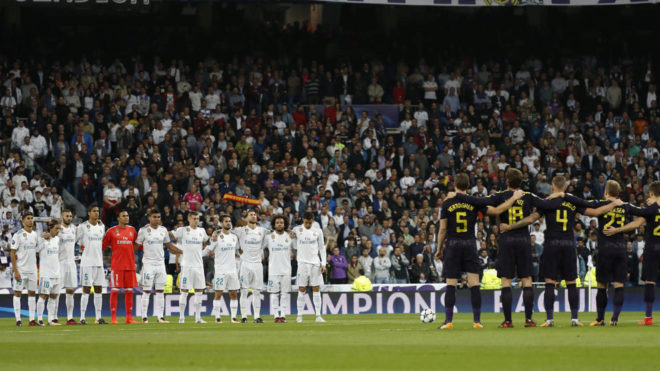 Real Madrid y Tottenham, en el minuto de silencio.