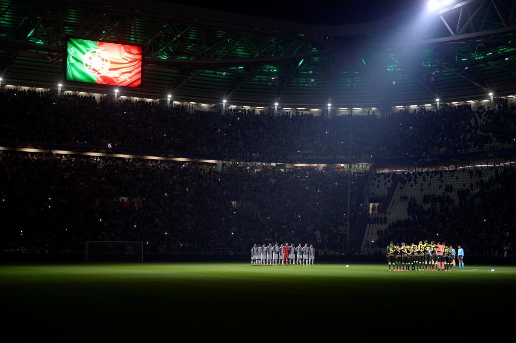Imponente minuto de silencio en el Juventus Stadium por las vctimas...