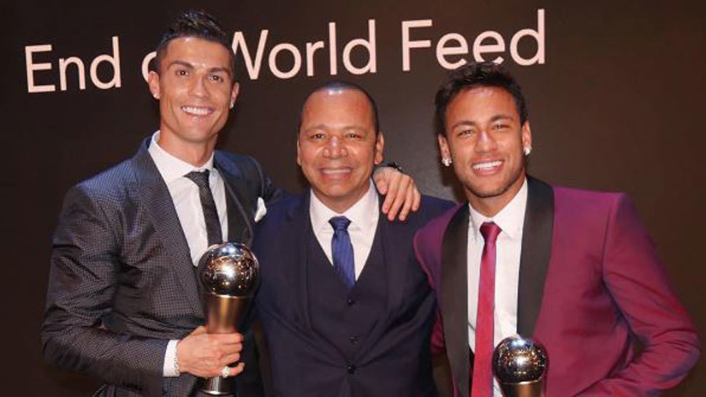 Neymar padre con su hijo y Cristiano Ronaldo