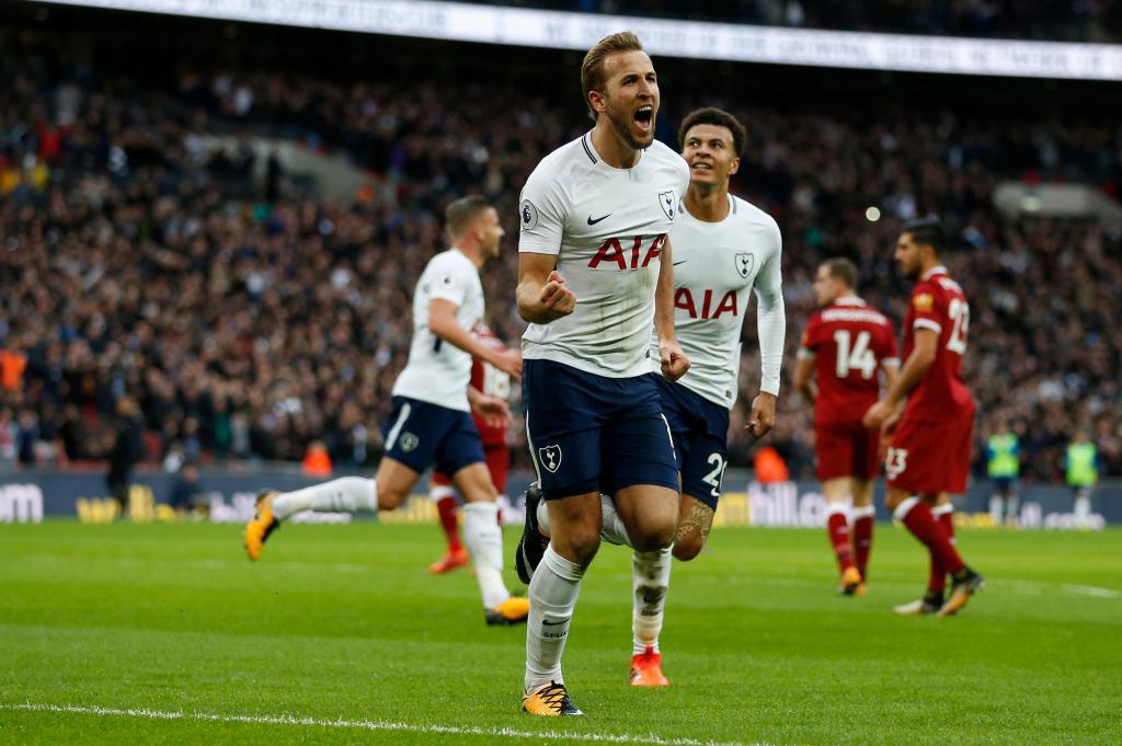 Harry Kane (24) celebra tras marcar en el partido entre el Tottenham y...
