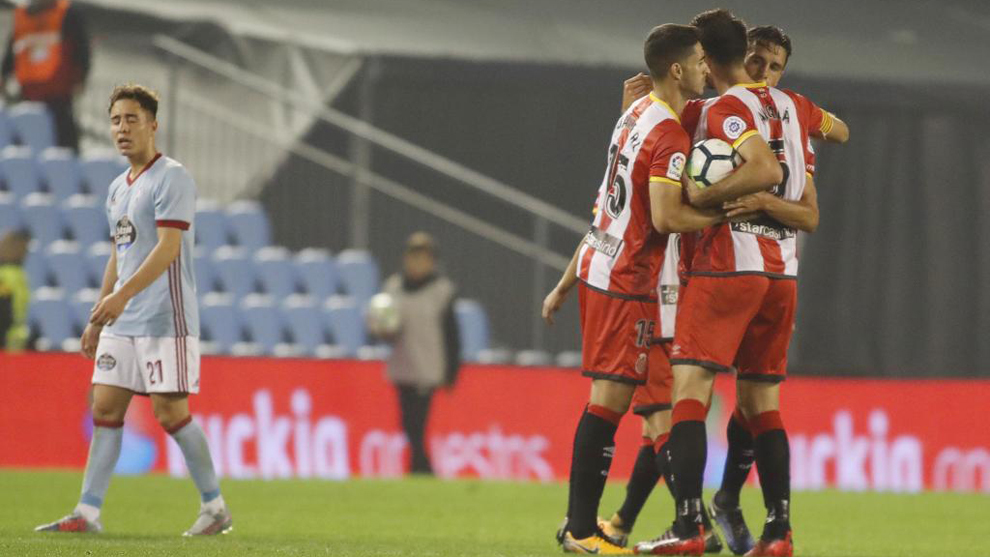 Los jugadores del Girona celebran un gol marcado al Celta en Balados
