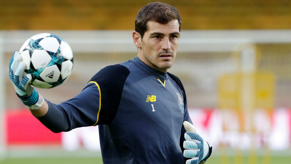 Casillas, en un entrenamiento previo a un partido de Champions.