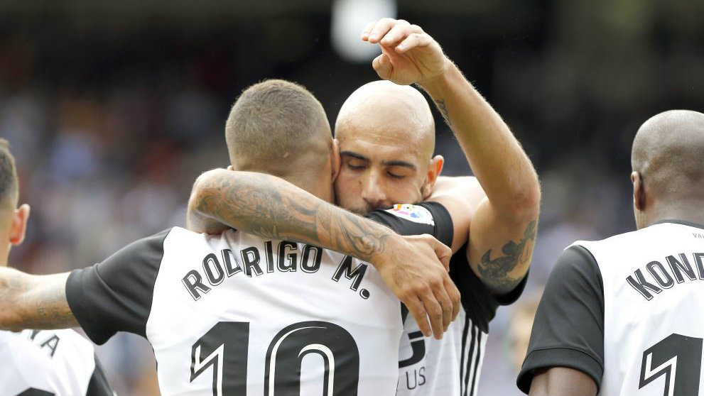 Zaza celebra el gol de Rodrigo.