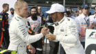 Valtteri Bottas felicita a Lewis Hamilton por el ttulo tras el GP de...