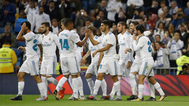 Los jugadores del Real Madrid celebran un gol de esta temporada.