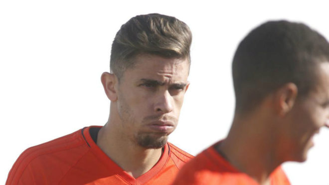 Gabriel, durante un entrenamiento con el Valencia en Paterna,.