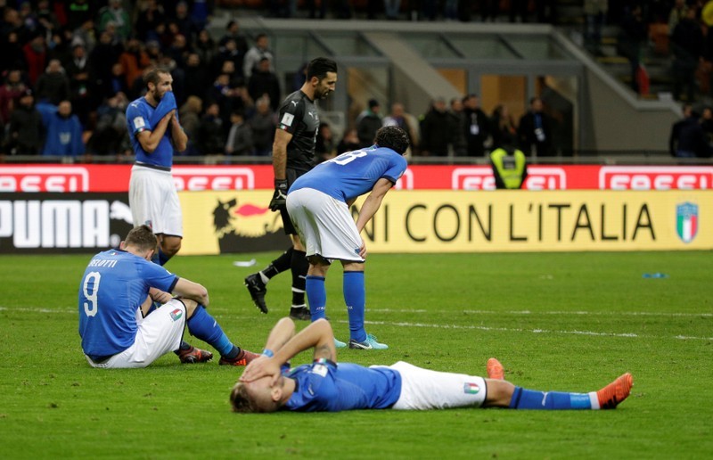 Los jugadores de Italia tras quedarse fuera del Mundial