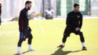 Messi y Luis Surez, durante el entrenamiento del mircoles en la...
