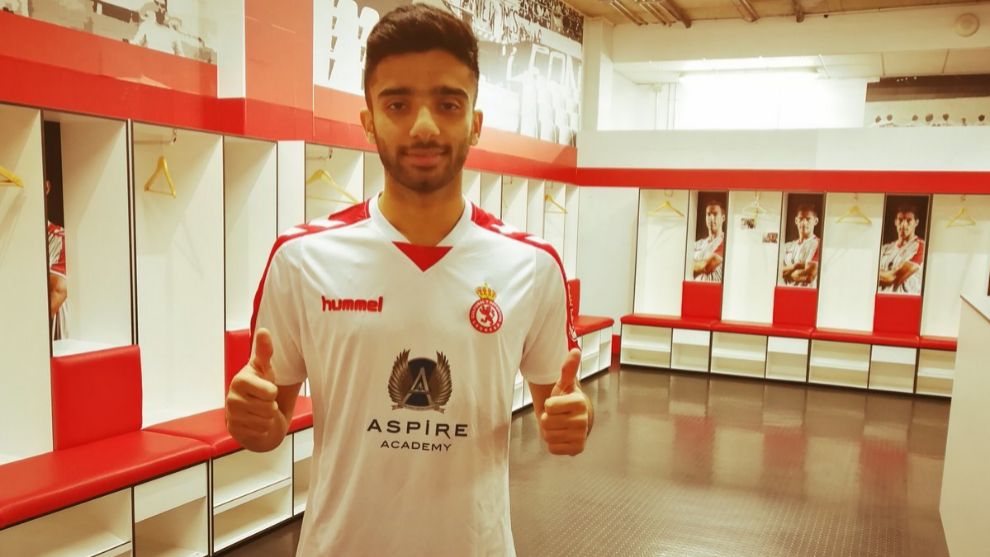 Ahmed Moein (22) en el vestuario del equipo leons.