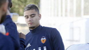 Pereira durante un entrenamiento del Valencia.