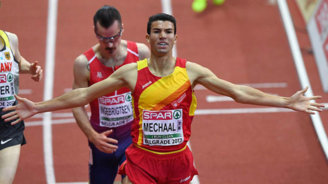 Adel Mechaal gana la final de los 3.000 metros en el Europeo Indoor de...