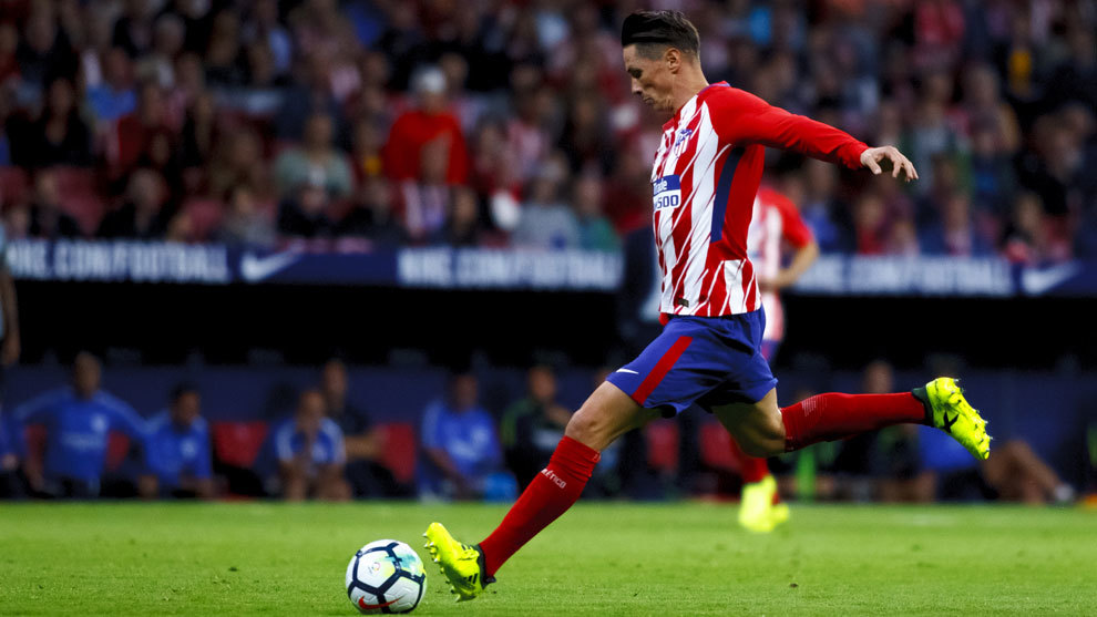 Torres dispara a gol en el Wanda Metropolitano